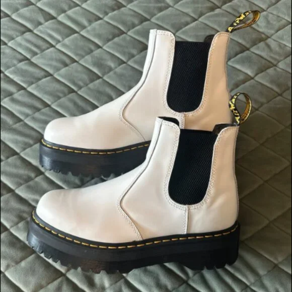 Dr Martens platform boots - Picture 2 of 9